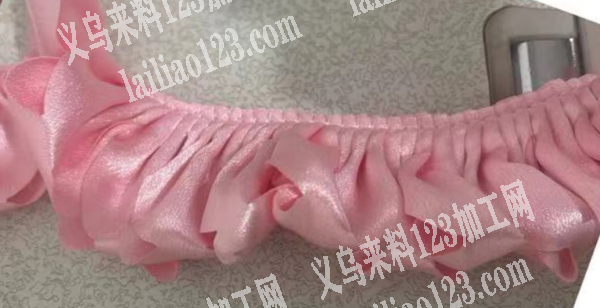 打皱双层平车活外发加工，如图，寻找打皱的