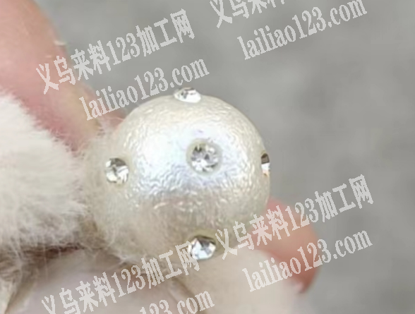 珍珠钻眼，谁家专业？如图。