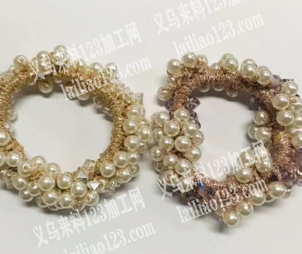如图，电商公司寻找串珠钩针发圈的源头工厂