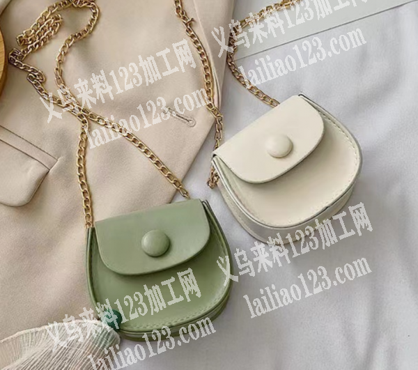 大量迷你斜挎包订单，如图，寻找箱包工厂，