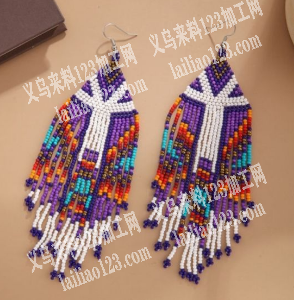《量很大的》穿米珠编织耳环的手工活外发加