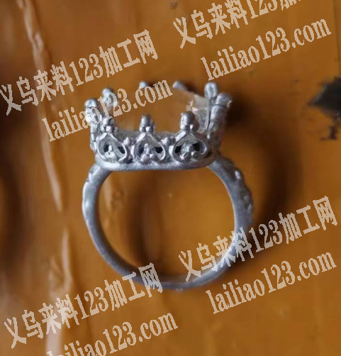 寻找有戒指雕版的工作室吗，有戒指需要雕版