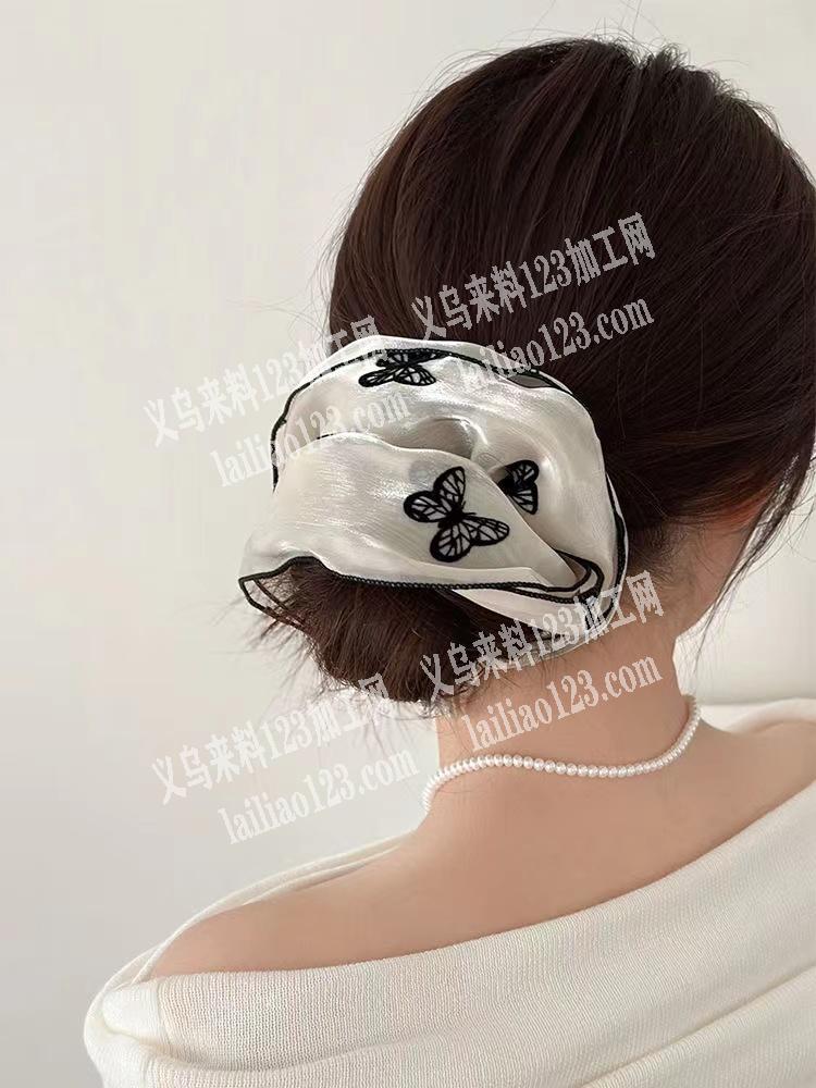 寻找平车加工厂，做发圈，如图，布艺发圈的