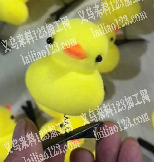 找这个小黄鸭厂家。采购光头鸭，