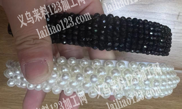 手工串珠编织发箍加工订单外发，如图，这样