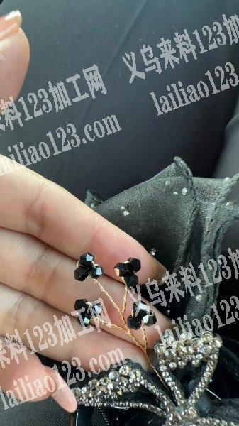10000穿珠子的手工活外发加工，找手工活加工厂，如图穿珠子