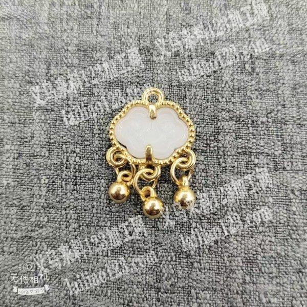 粘配件的手工活外发加工，如图，寻找粘胶的