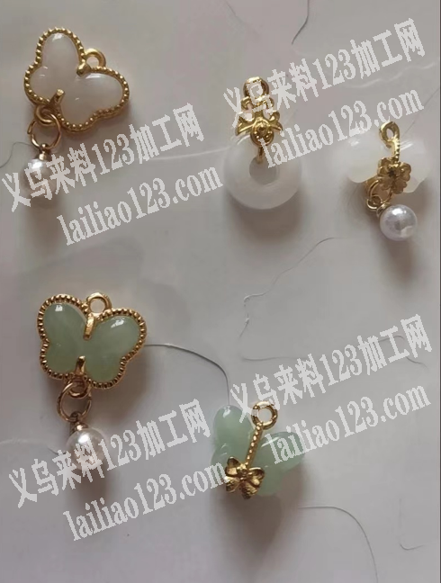 粘配件的手工活外发加工，如图，寻找粘胶的