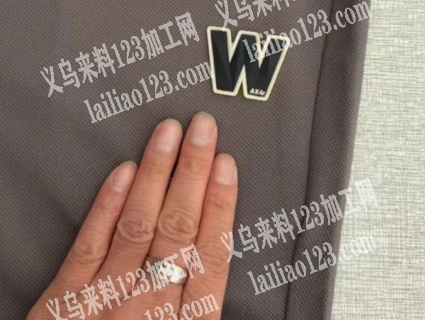 5万条车标外发加工，如图，花样机订标，寻找花样