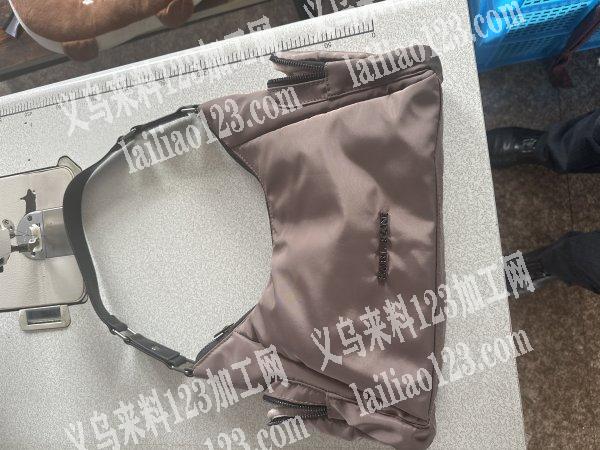 公司寻找箱包加工厂，如图，加工厂来一个款式比较多