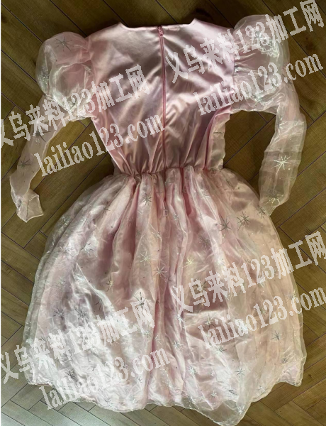 《纯加工》公司如图裙子外发加工