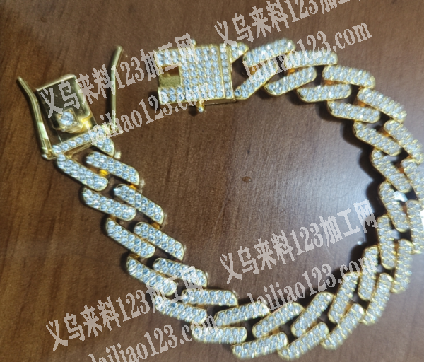 大量古巴链订单，寻找厂家，如图，合金古巴