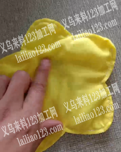 30000多玩具外套上拉链的平车活外发加