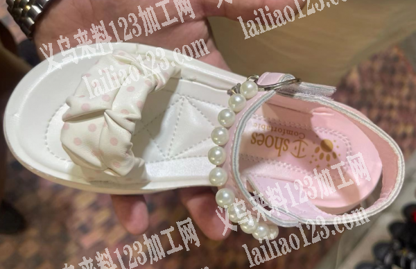 如图鞋面有订单，寻找鞋面工厂，详谈，
