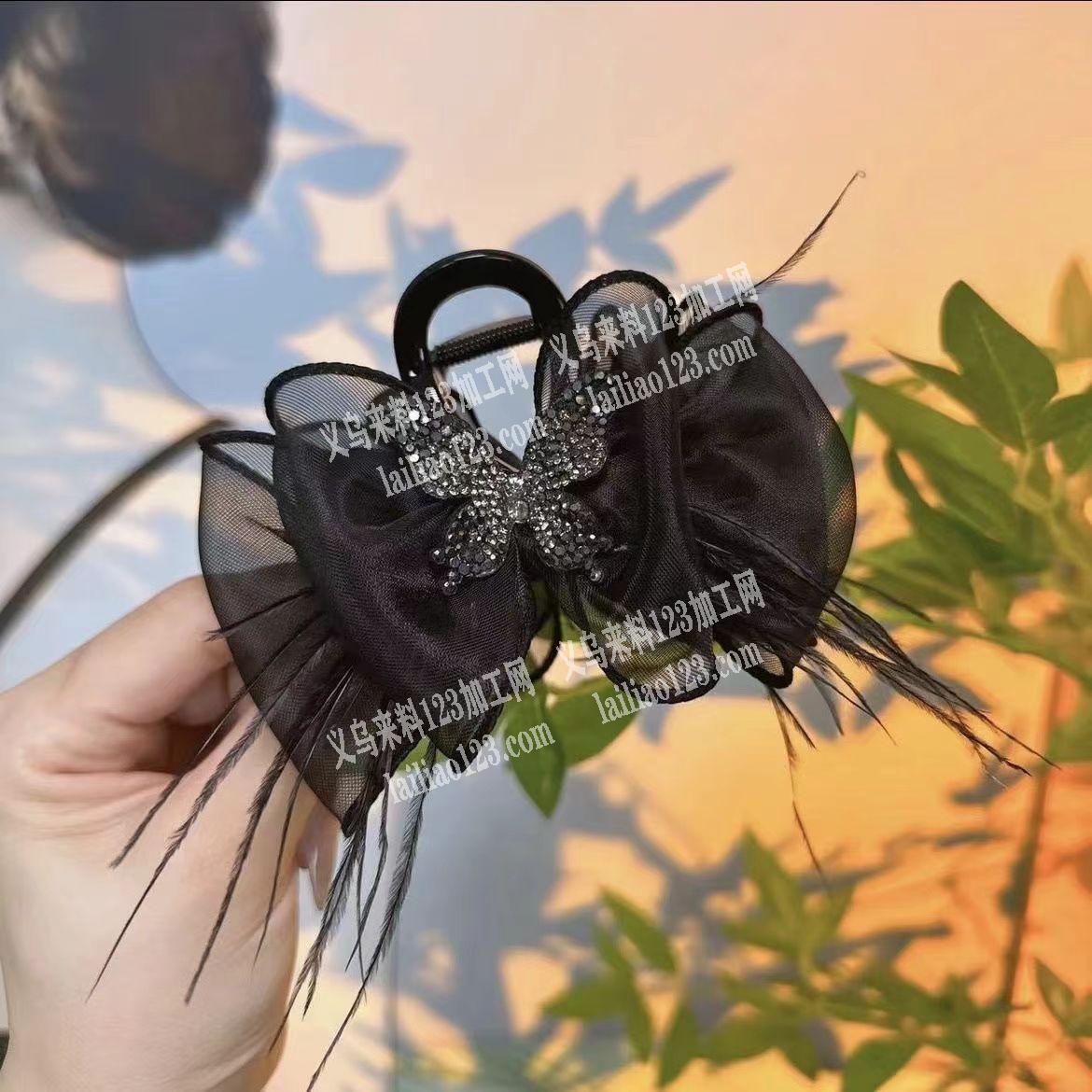 羽毛蝴蝶结抓夹外发加工，如图，寻找荷叶塘