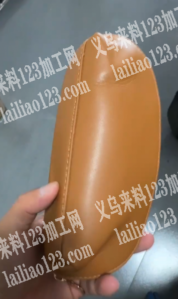 苏溪公司几万个包包订单，如图，寻找箱包工