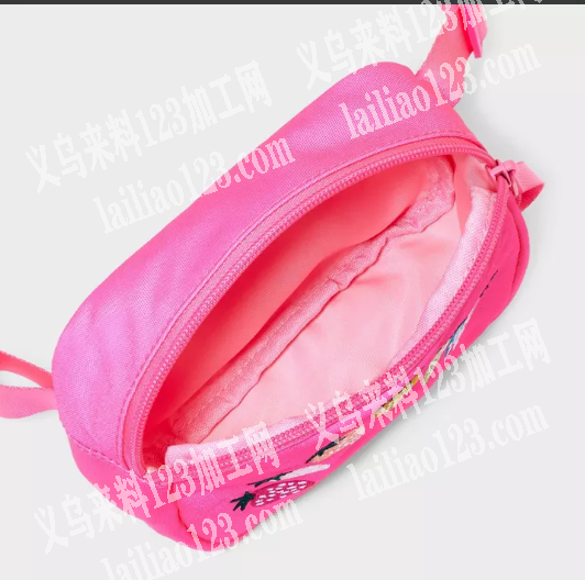 绣花草莓腰包，寻找做这个小包的工厂，请联