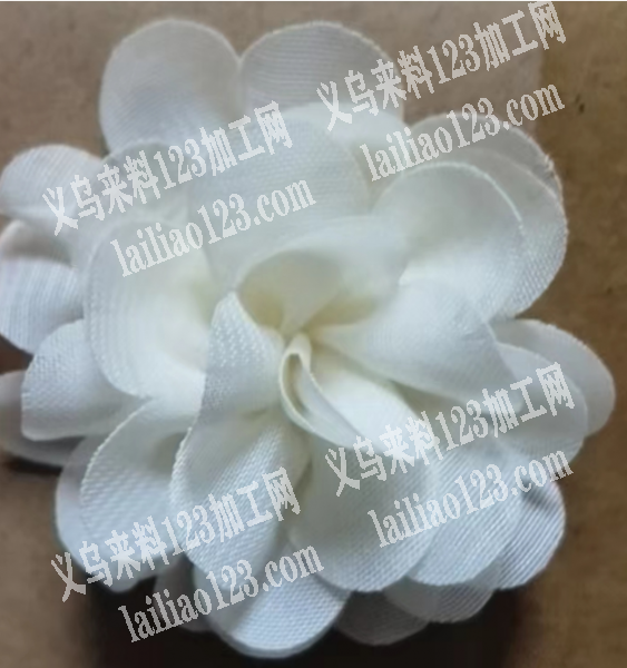 可以发外地做，布艺卷花的手工活，这个布条