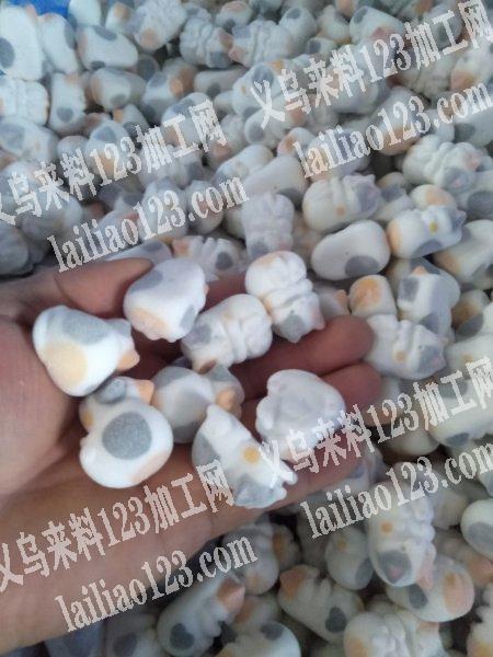 本厂专业承接各种饰品植绒加工，