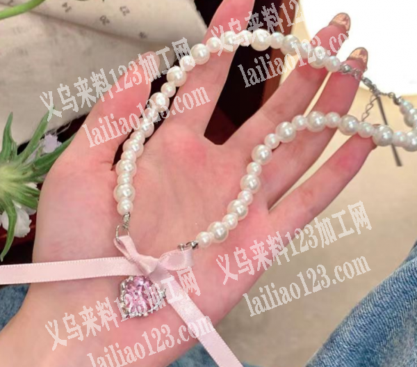 打结穿珠子挂圈的手工活，如图，寻找义乌的
