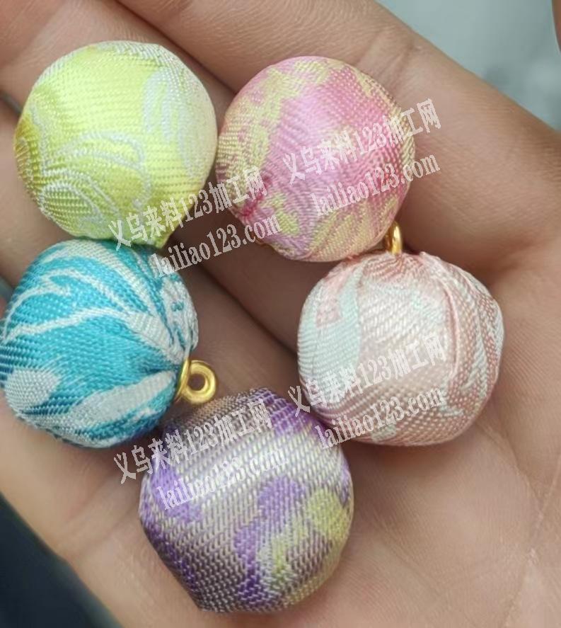 《量大》寻找有么有做包布扣的工厂，如图，
