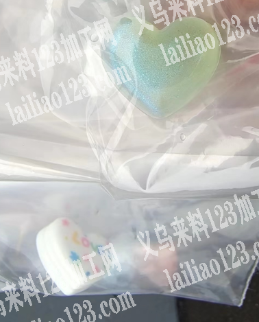 寻找生产亚克力半面珠子配件的厂家，如图，