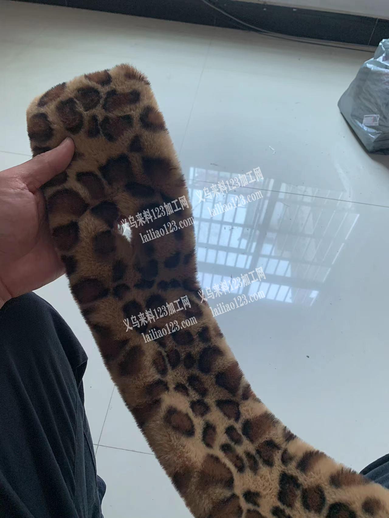 围巾外发加工，好几万，如图，寻找围巾踩线