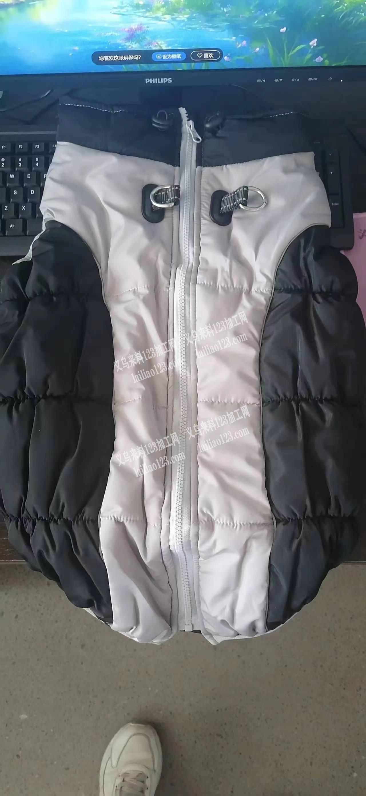 如图，狗狗衣服，需要寻找专业做狗狗服装加