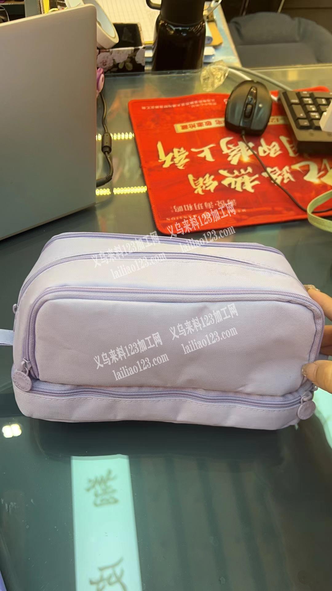 如图收纳包外发。寻找箱包加工厂，这个款有