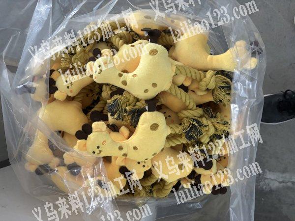 承接各种毛绒玩具，宠物毛绒玩具，平车手工加工