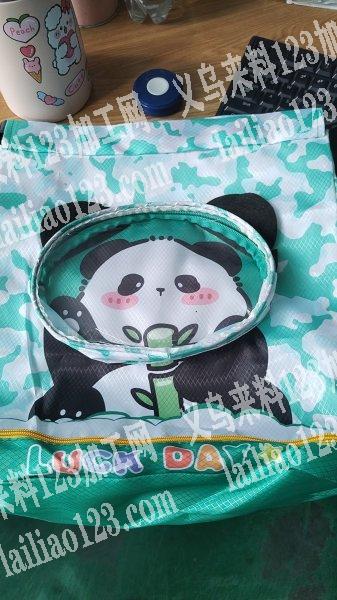 老板委托寻找：公司如图游泳包外发加工，纯