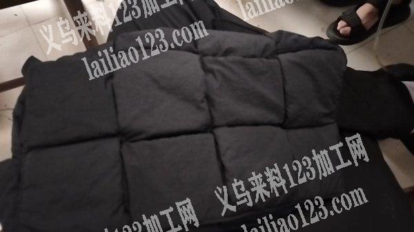 如图寻找箱包加工厂，请联系详谈，会做的联
