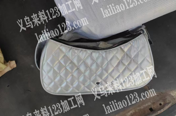 寻找箱包加工厂，请联系详谈，。如图，纯加