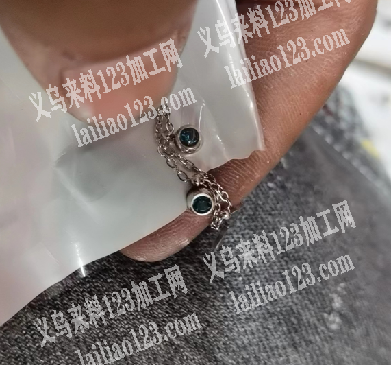 点锆石