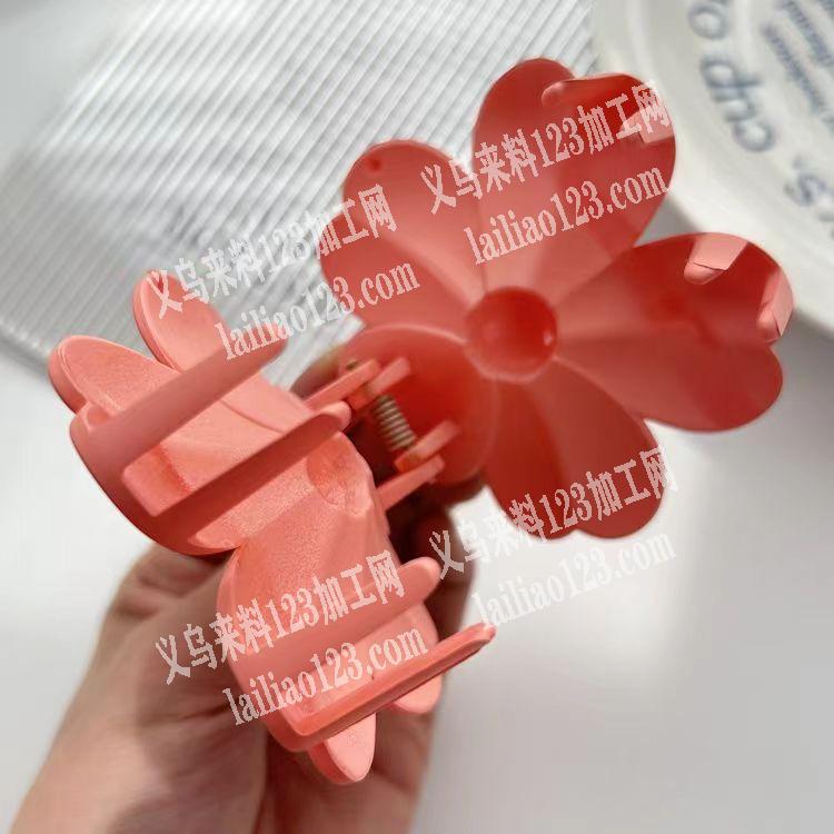 寻找注塑源头工厂，如图，塑料抓夹，毛胚订