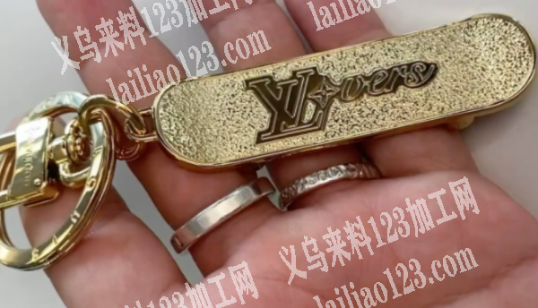 合金滑板钥匙扣订单，如图，寻找工厂，轮子