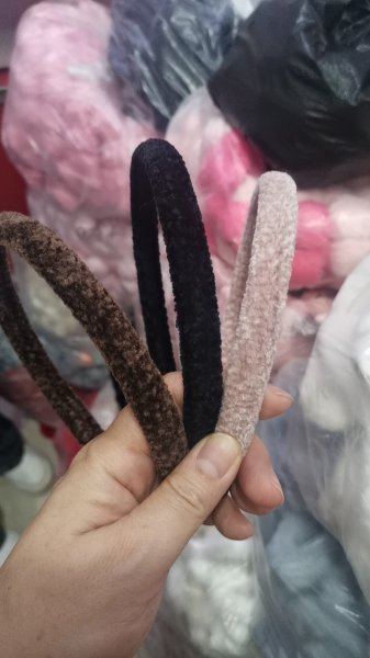 老板急找，谁家有这个毛绒头箍，老板委托寻
