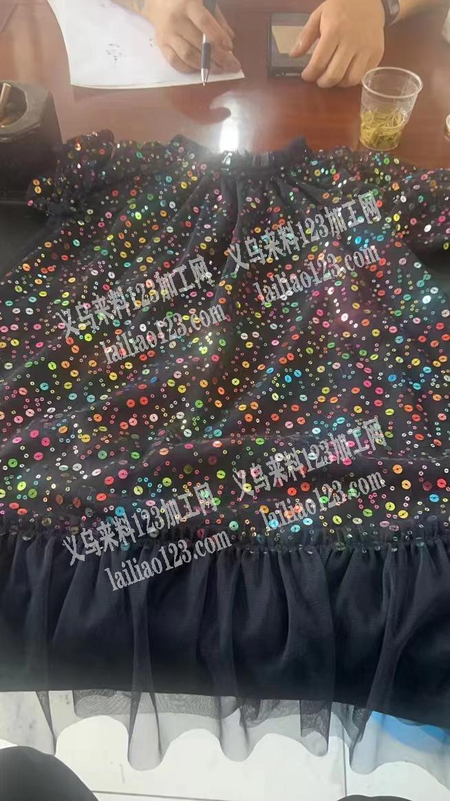 老板委托寻找：90000件如图裙子外发加