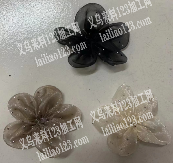 手工手缝的手工活外发，如图，手缝这个网纱