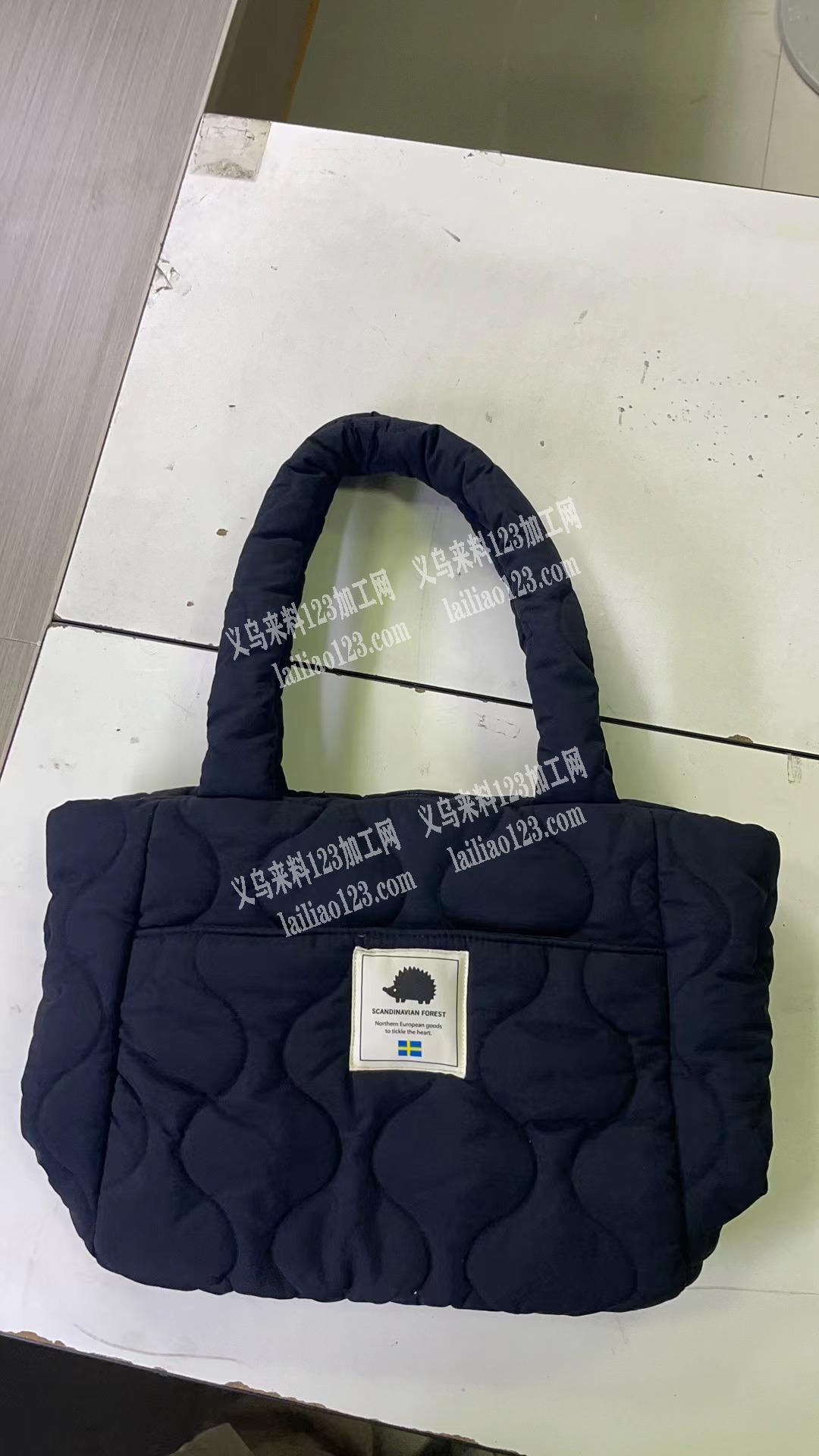 寻找江西上饶的箱包加工厂，如图，包包有那