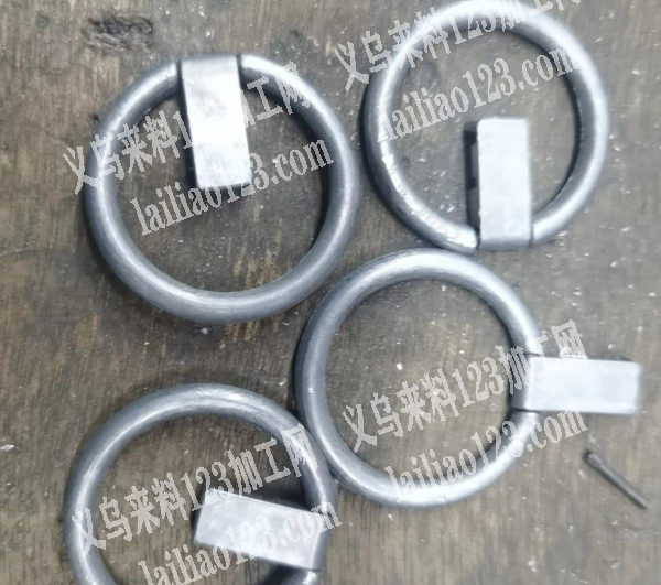 《大量手工活》组装的手工活外发加工，如图
