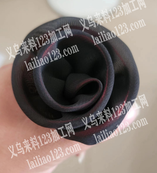 布艺手卷+打胶的手工活外发，如图，手卷这