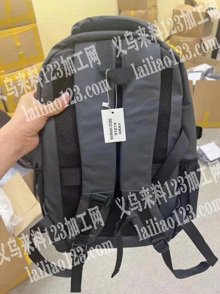 国际商贸城****店面寻找书包工厂，如图