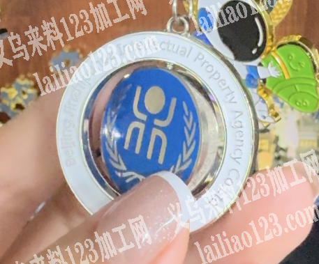 有订单，如图，寻找吊坠旋转中轴卖家，有做