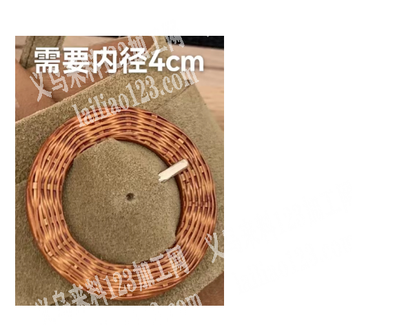 大量鞋扣订单。附图片。如图，鞋扣，塑料的