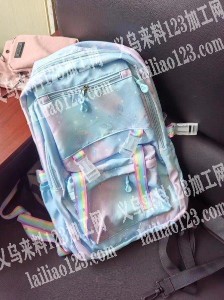公司有箱包订单外发，如图，寻找双肩包工厂