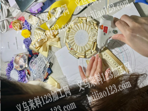 《我厂有手工活外发》折织带的手工活外发加