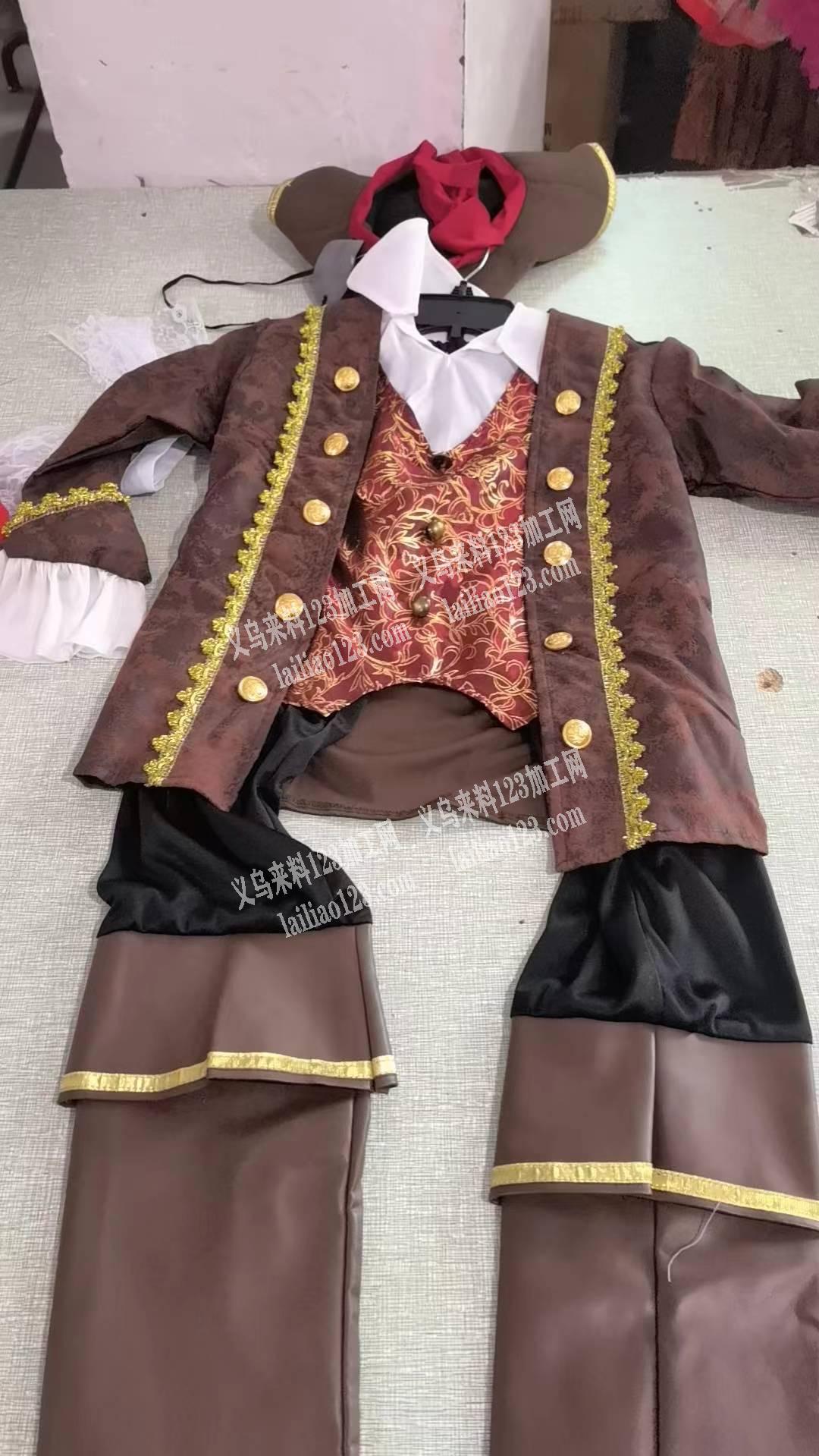 如图表演舞台装，衣服外发，老板委托寻找：