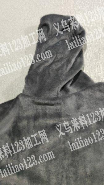 老板委托寻找：公司大量如图。珊瑚绒。连帽