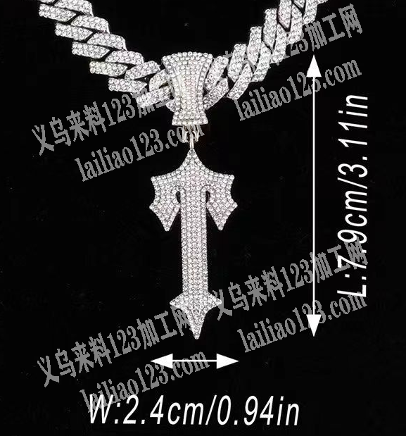 寻找如图项链吊坠的厂家，有货的请联系详谈